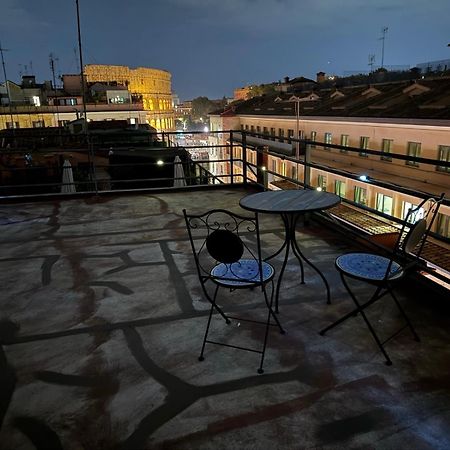 Attico Loft & Rooftop Colosseo โรม ภายนอก รูปภาพ